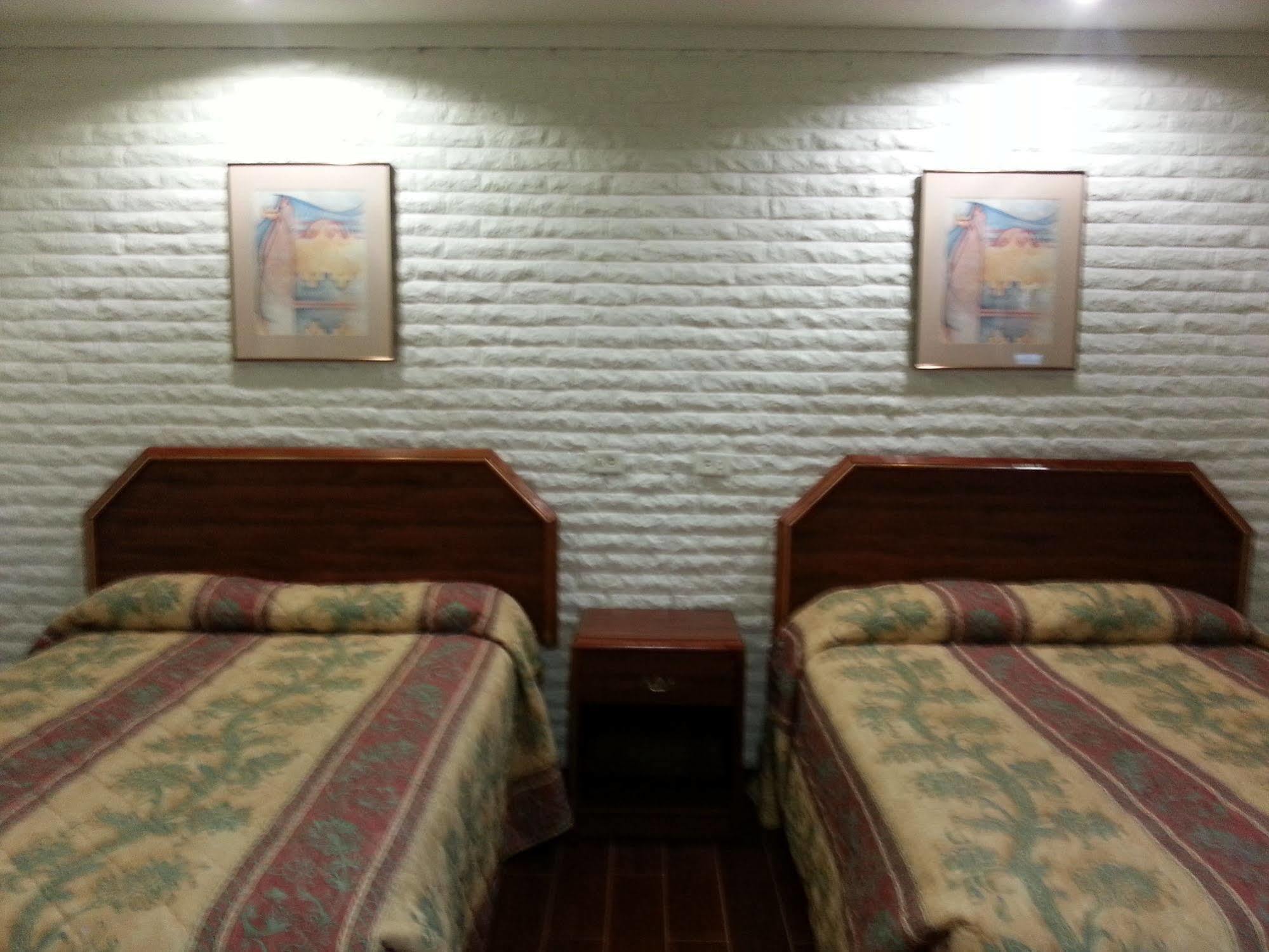 King'S Inn Motel Paris Esterno foto